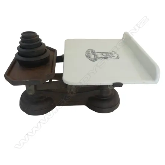 ANTIQUE SCALE with porcelain plate & set of 5 weights W.180mm