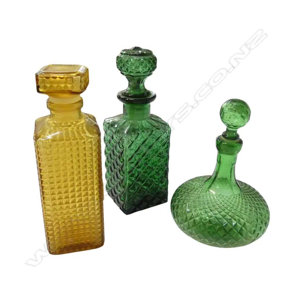 3 COLOURED GLASS DECANTERS H.250mm Image 1++