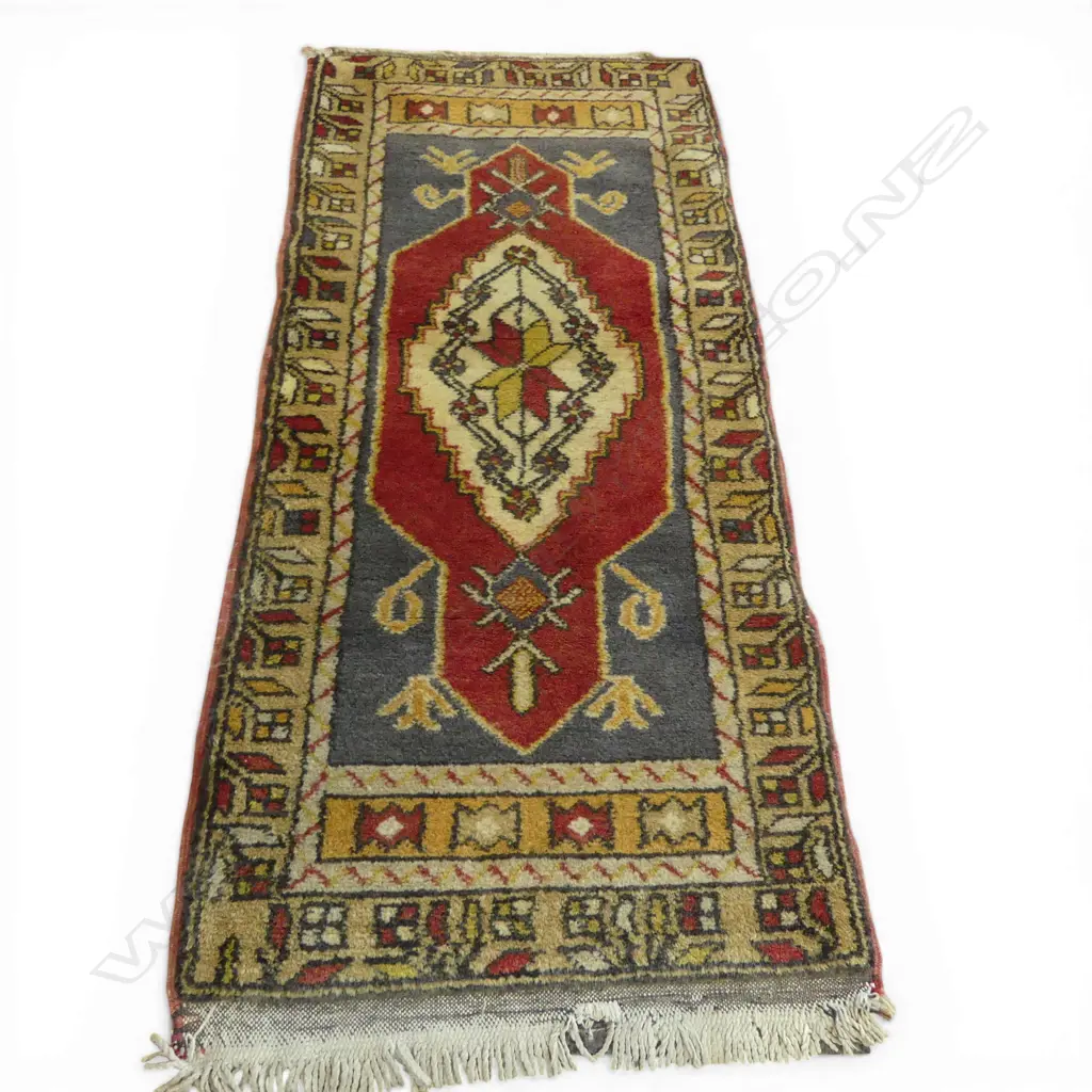 SMALL VINTAGE PERSIAN RUG REDS & CREAM COLOURS L1100 W500MM Image 1++
