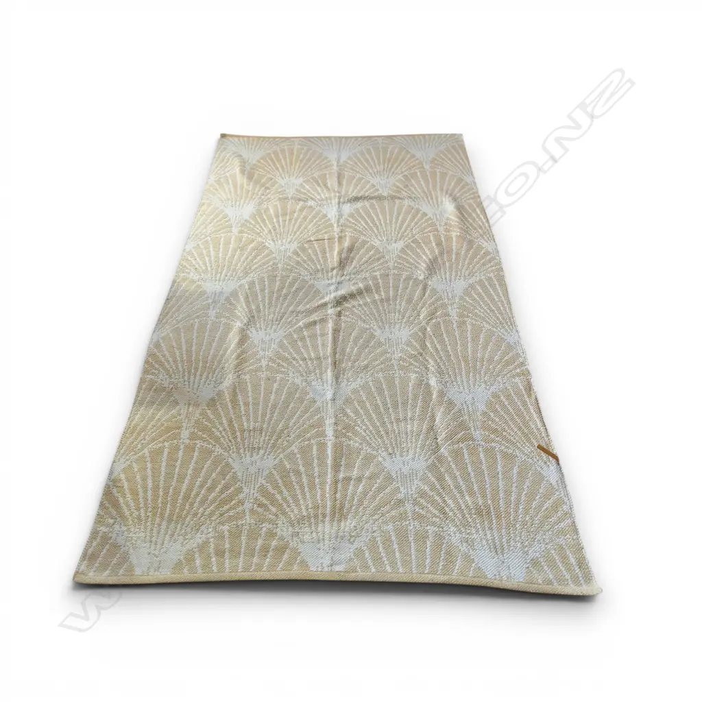 LG MACHINED RUG WITH SHELL PATTERN 2400 X 1600 mm Image 1++