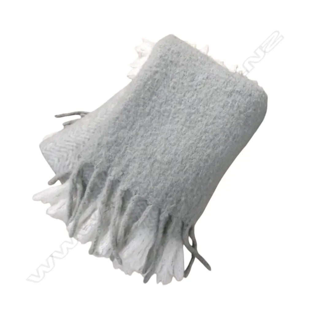 PALE GREY TASSLED THROW 1800 X 1300MM Image 1++