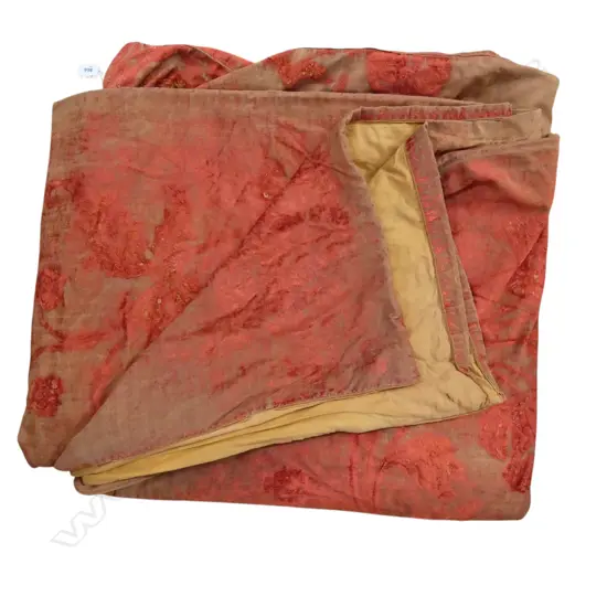 LRG ANTIQUE SHABBY CHIC BED COVER, 2520 x 2240mm