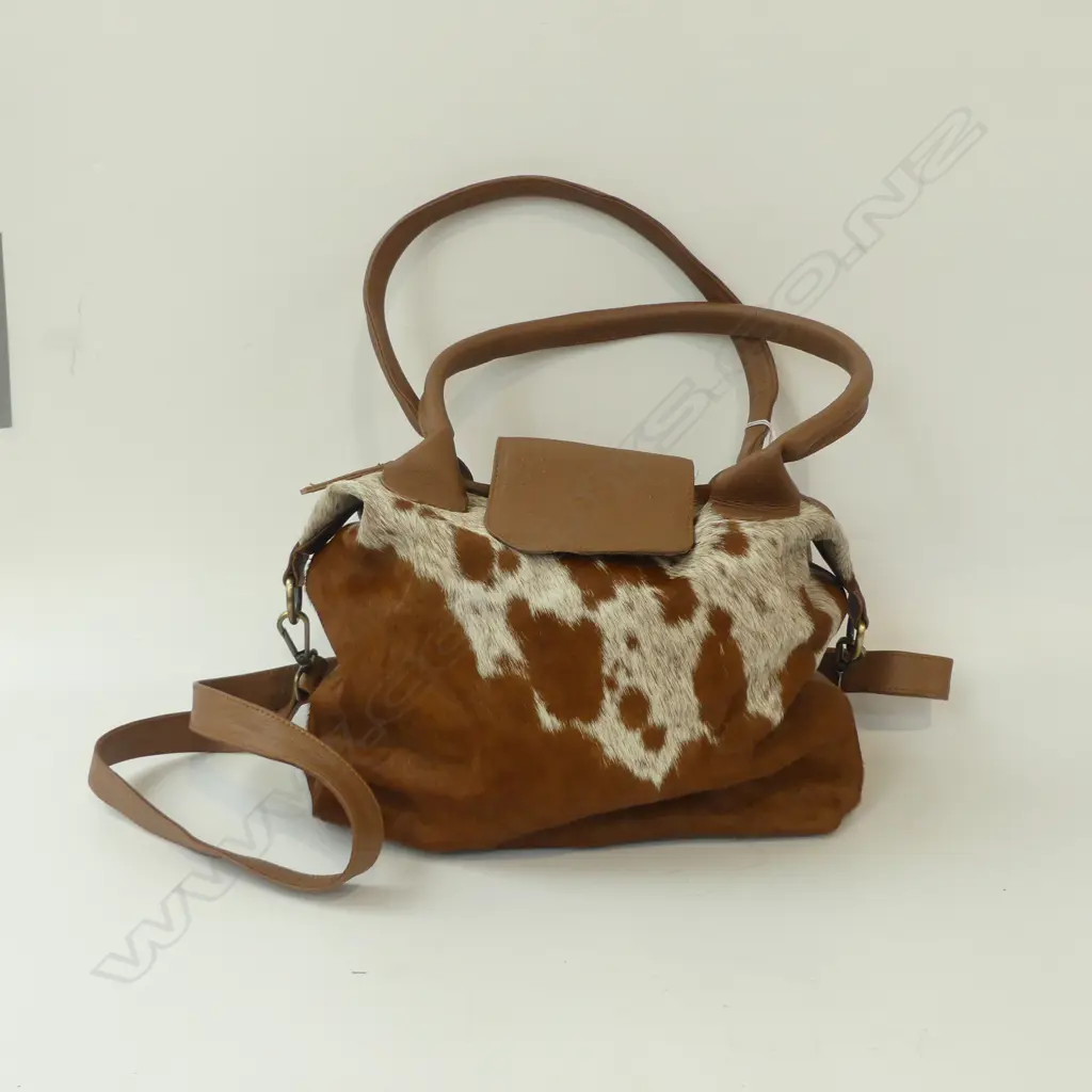 FURMOO COW SKIN BAG Image 1++