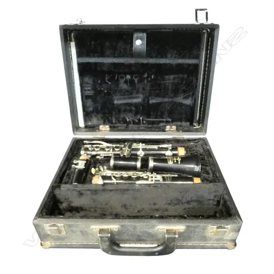 BUNDY RESONITE CLARINET, CASED