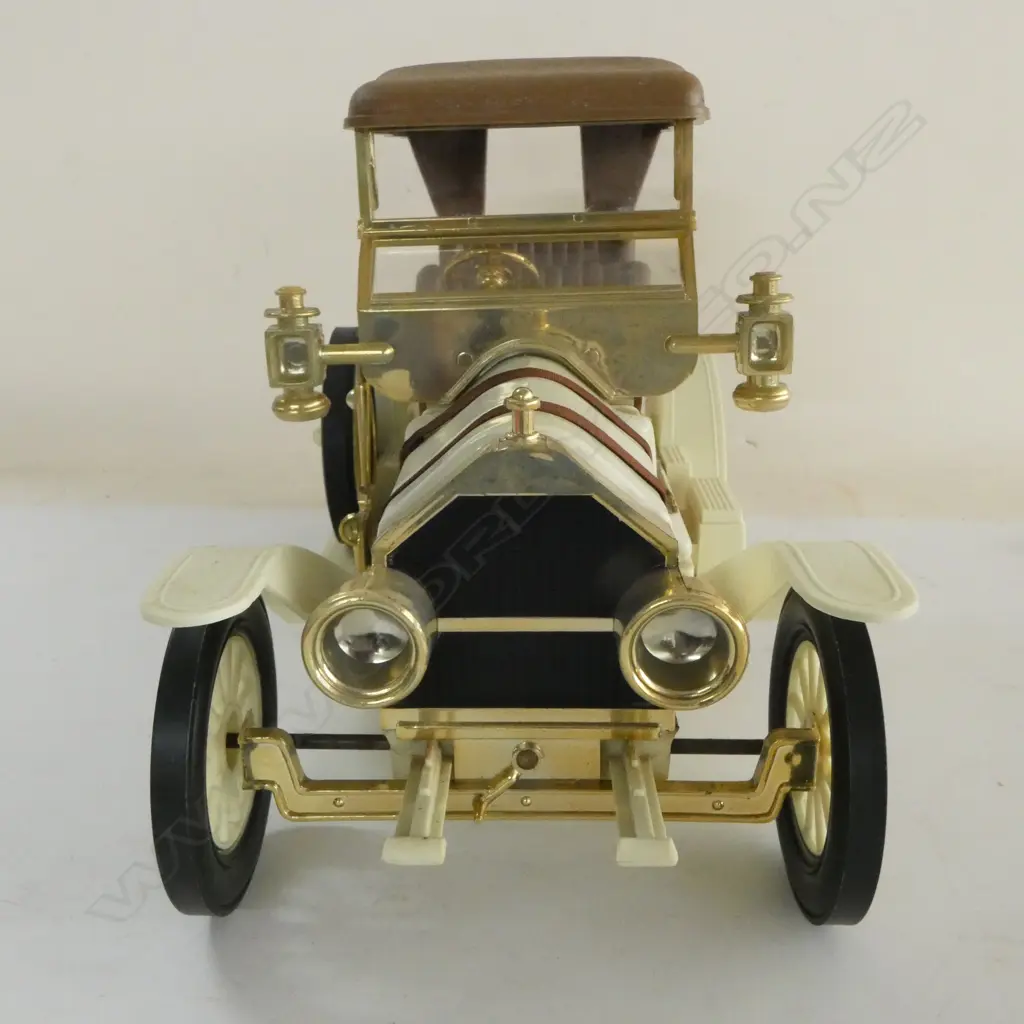 JIM BEAM DECANTER VINTAGE CAR 'The Thomas Flyer' Image 1++