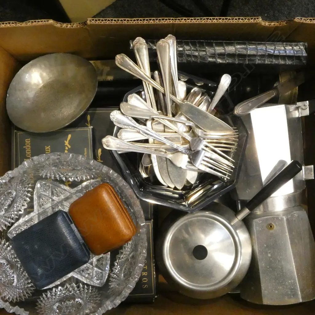 BOX OF KITCHENALIA Image 1++