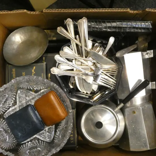 BOX OF KITCHENALIA
