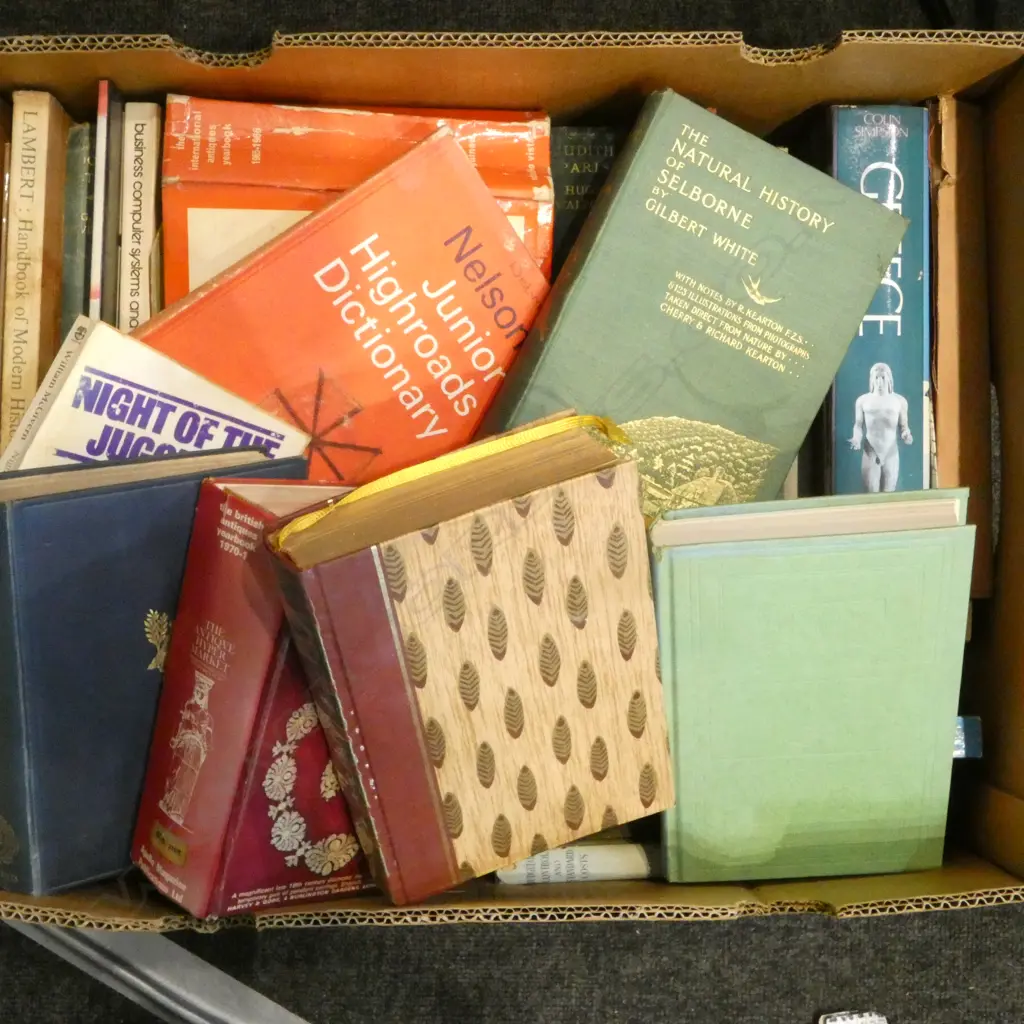 BOX OF VINTAGE BOOKS Image 1++