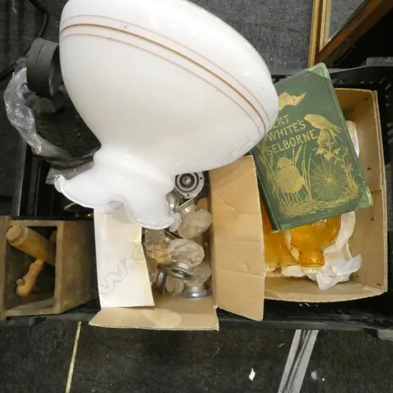 BOX LOT LAMPS DOORHANDLES & MISC