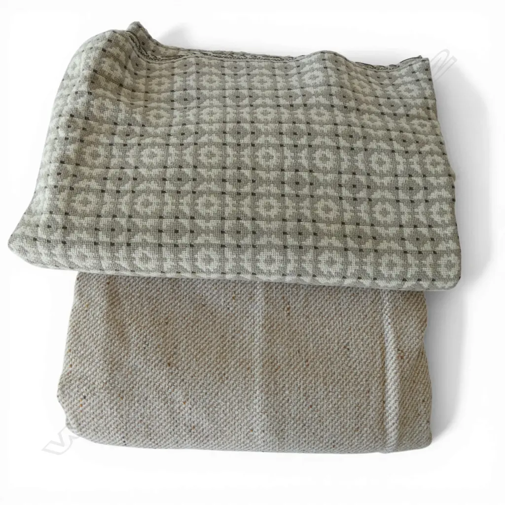 2 PCES WOOL FABRIC Image 1++