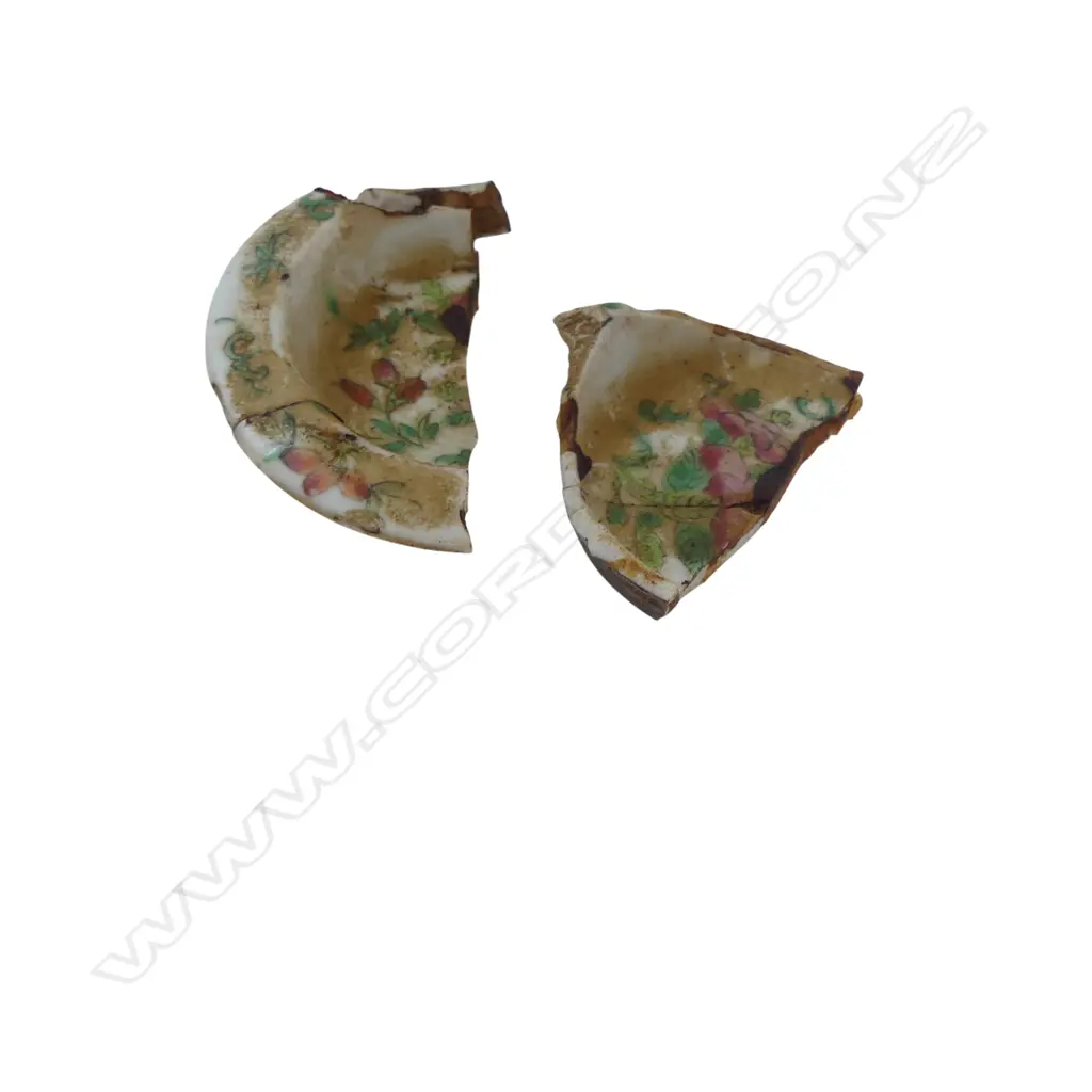 ASST. EPNS, 2 LAQUER TRAYS, FAMILLE ROSE TEAPOT AF ETC Image 1++