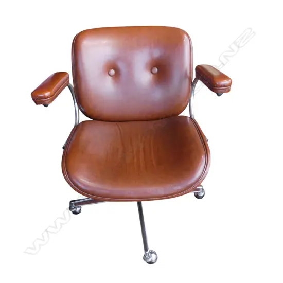MID-CENTURY STYLE UPHOLSTERED LEATHER SWIVEL CHAIR