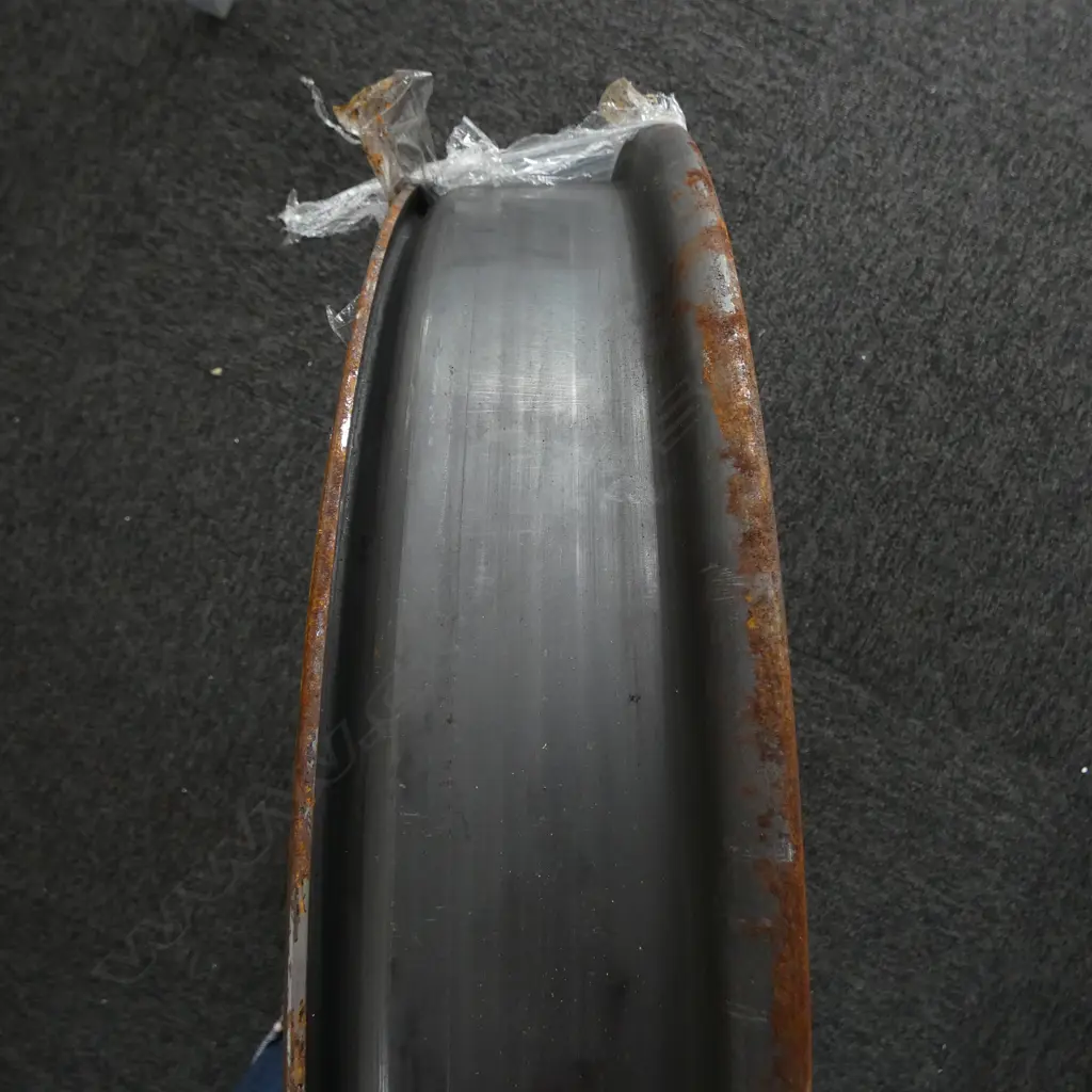 23 INCH STEEL WHEEL RIM & 12 R/ROYCE PISTON HEADS Image 1++