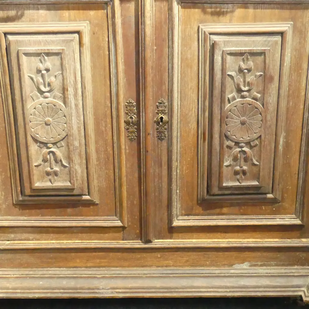 CONTINENTAL OAK DRESSER (NO GLASS) 2 PART 1100x490x2200mm Image 1++