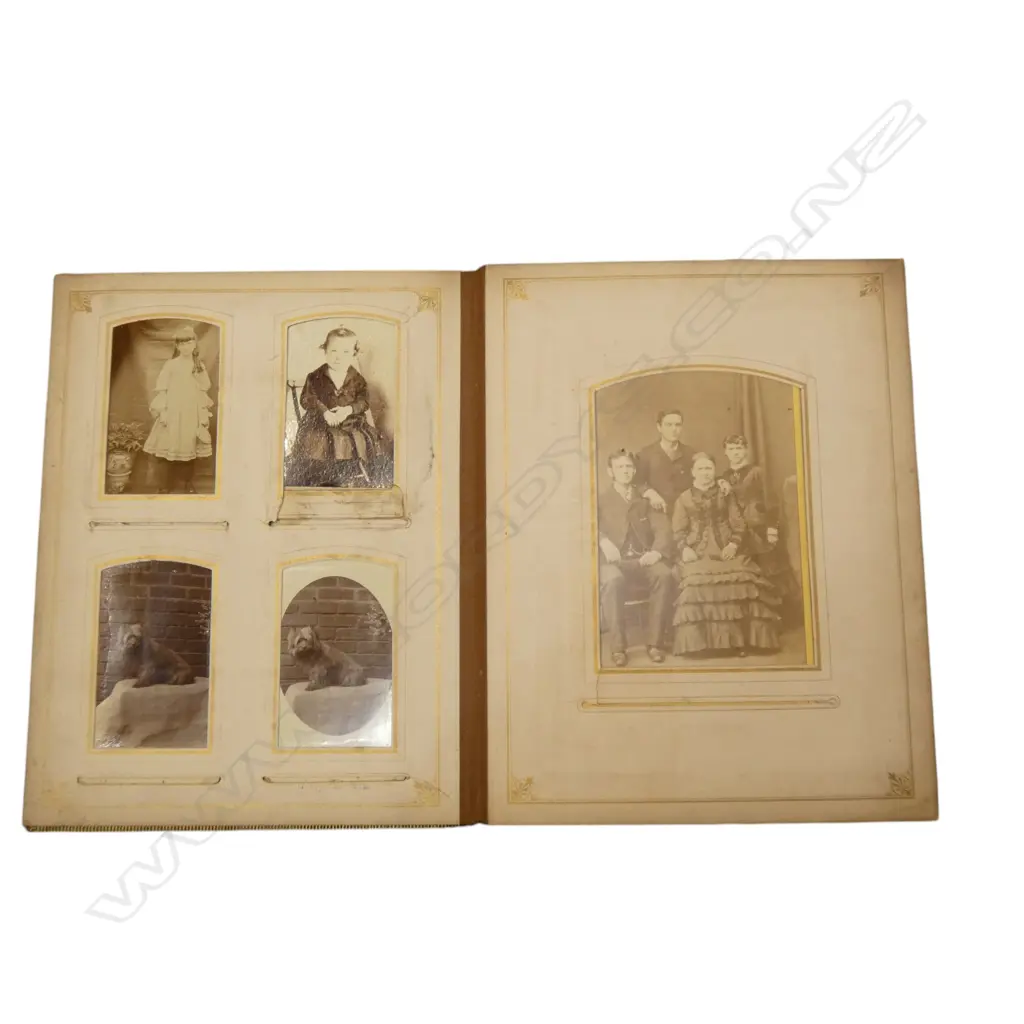 ANTIQUE PHOTO ALBUM Image 1++