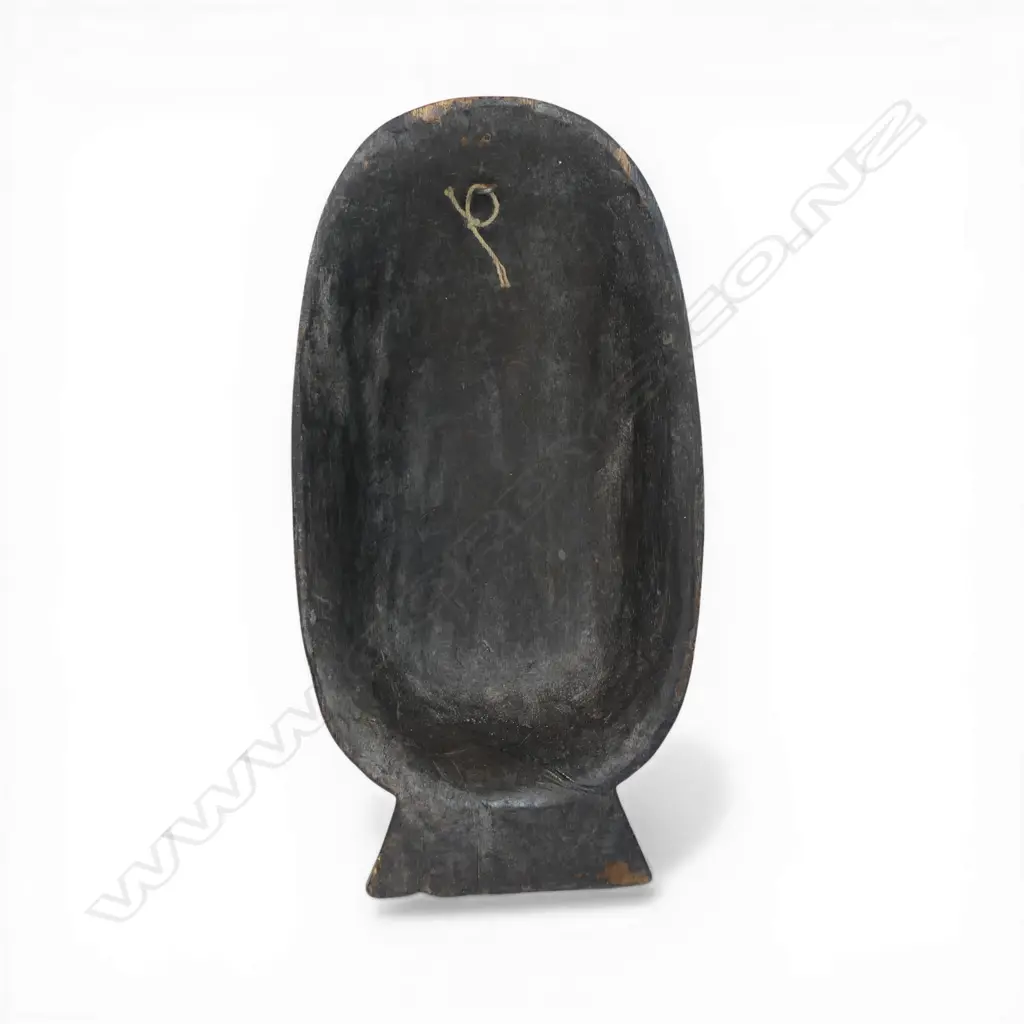 Two light weight wood Maori masks. Dark stained. H.315mm longest. Image 1++