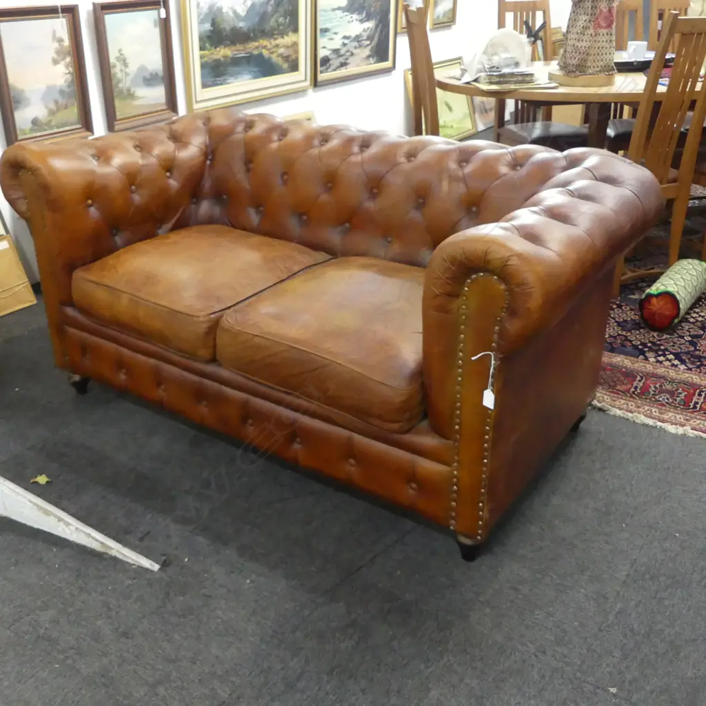 TAN LEATHER CHESTERFIELD SOFA 1570x850x760mm Image 1++