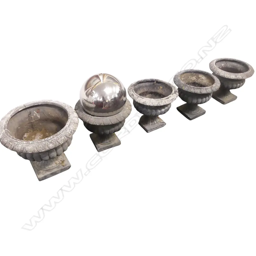 5 FIBREGLASS GARDEN URNS, minor faults (4 H.330mm + 1 H.390mm) + METAL SPHERE FOUNTAIN PIECE Image 1++