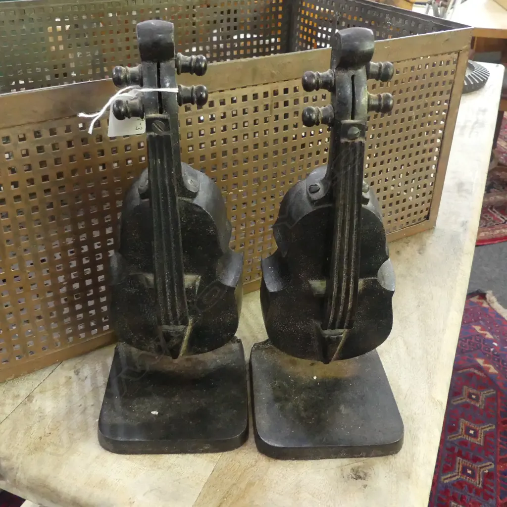 PR HEAVY CAST BASS BOOKENDS, H.250mm Image 1++
