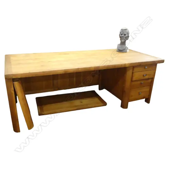LG WOODEN DESK 2075x910x725mm