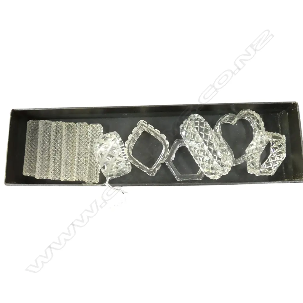 SET OF 6 CUT CRYSTAL KNIFE RESTS AND 6 ASSTD. NAPKIN RINGS, L.75MM Image 1++