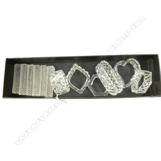 SET OF 6 CUT CRYSTAL KNIFE RESTS AND 6 ASSTD. NAPKIN RINGS, L.75MM