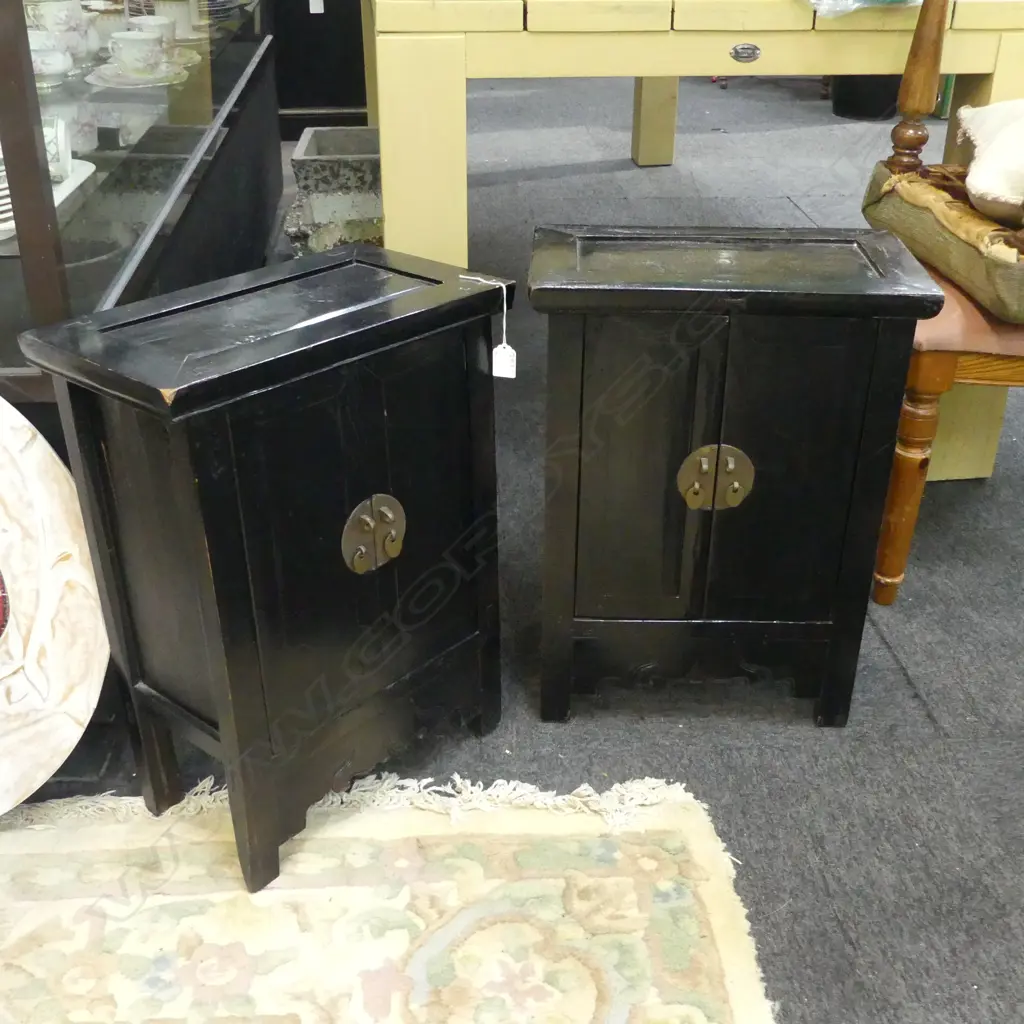 2 ORIENTAL SIDE CABINETS missing locking pins 415x235x555mm Image 1++