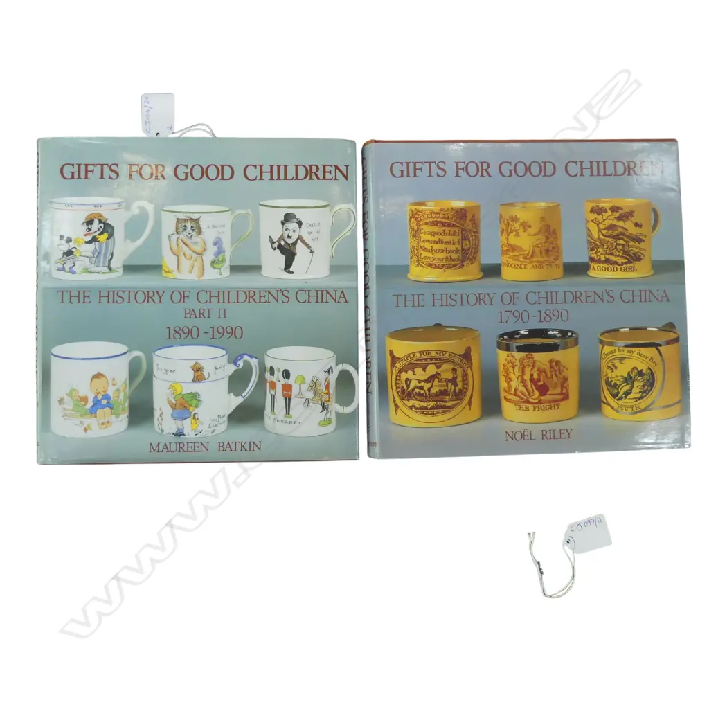 2 QUALITY REFERENCE BOOKS “GIFTS FOR GOOD CHILDREN” ON CHILDREN’S CHINA, L.235MM Image 1++