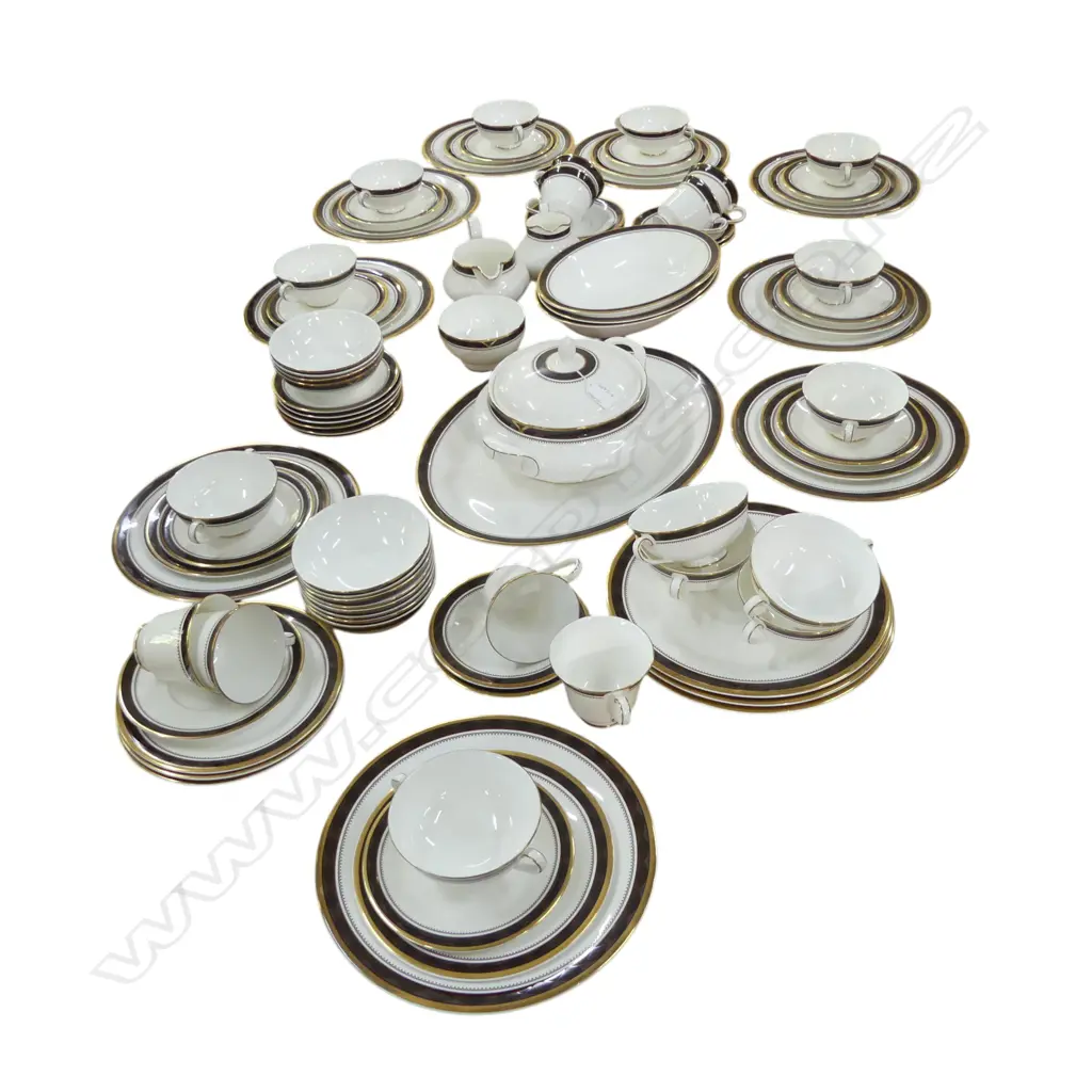 ROYAL DOULTON HARROW DINNERSET Image 1++