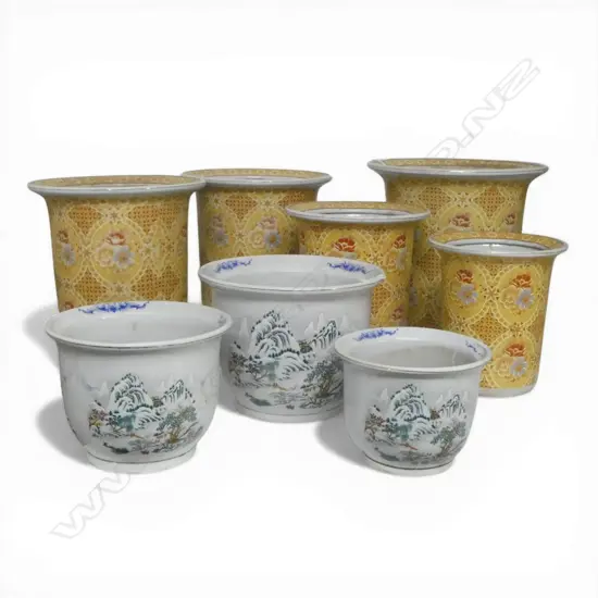 3 SETS OF ORIENTAL PLANTERS 3, 3 & 2
