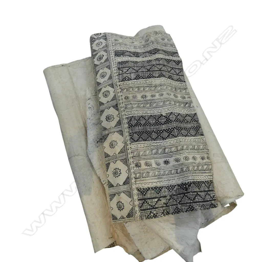 OLD TAPA CLOTHS Image 1++