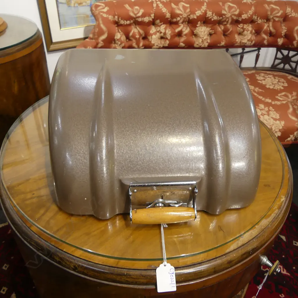 IMPERIAL TYPEWRITER, CASED Image 1++