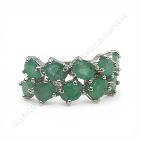 SILVER AND EMERALD RING