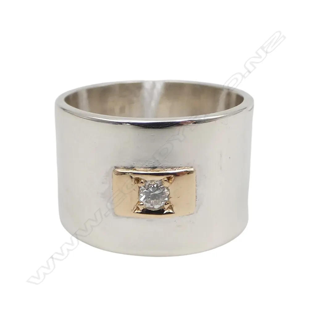 Handmade STERLING & 9ct GOLD & solitaire diamond WIDE RING TDW. 0.10CT. 10.4gms. SIZE P. As new Image 1++