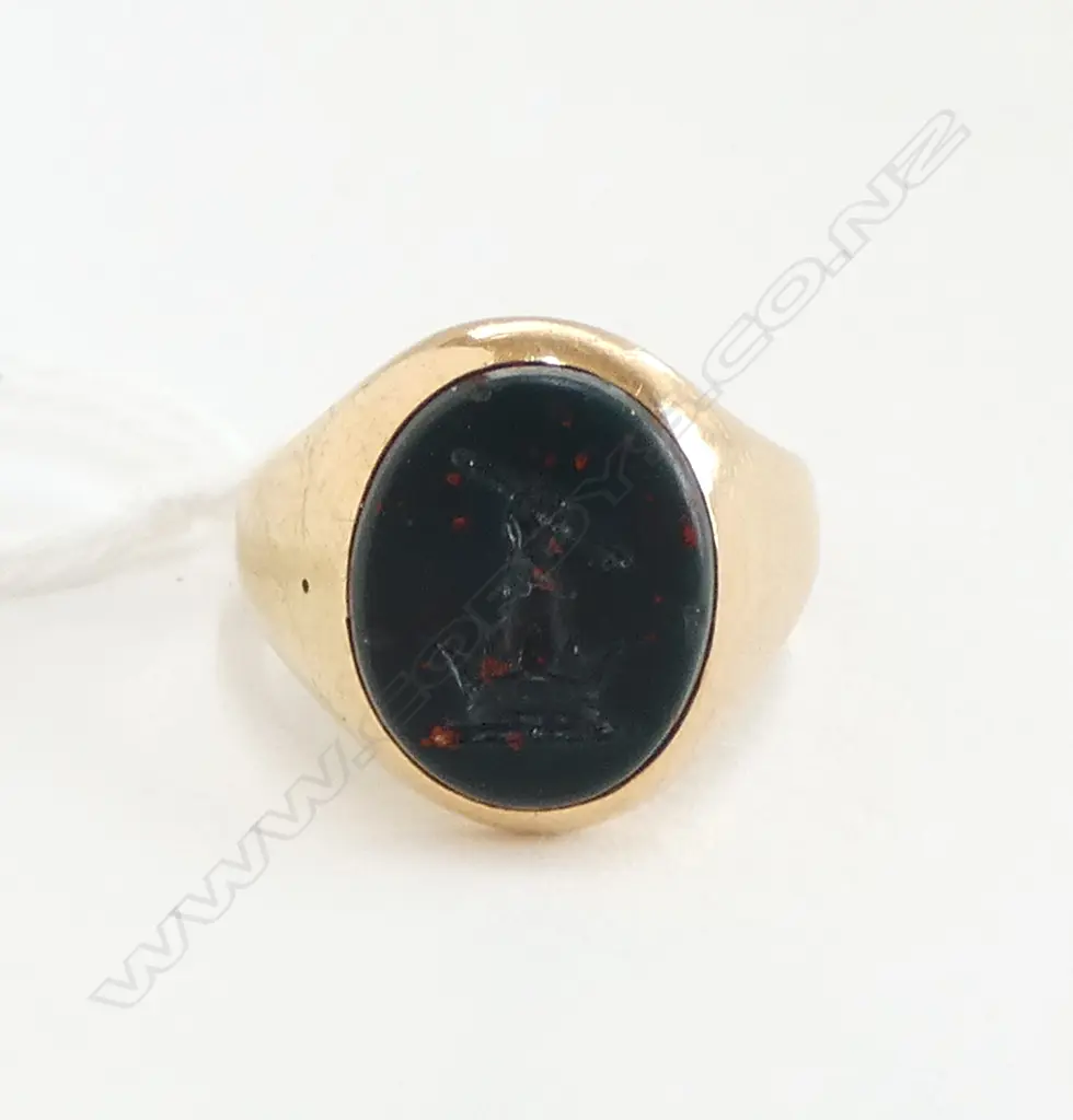 ANTIQUE 18ct GOLD & BLOODSTONE SIGNET RING 6.78gms SIZE J1/2 Image 1++