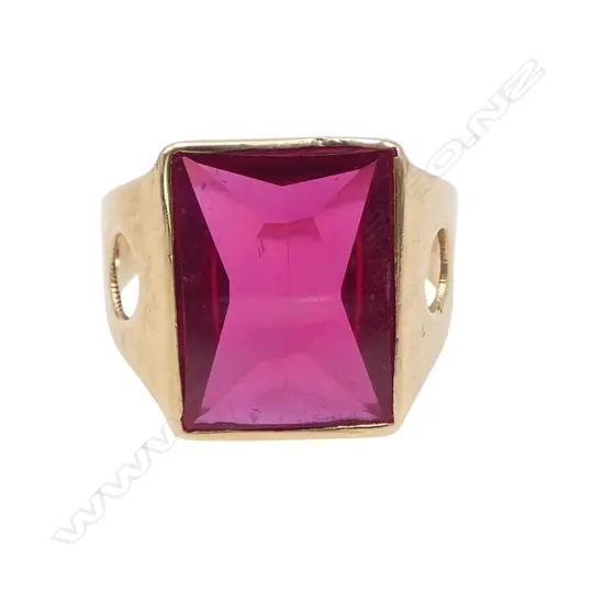 RETRO 9ct GOLD & LGE RED STONE signet type RING 6.3gms SIZE S