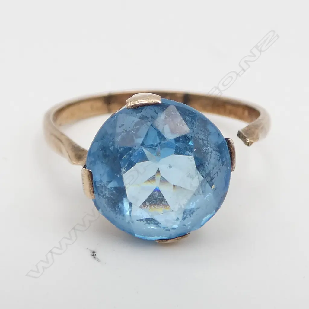 9ct SCRAP GOLD BLUE STONE RING, 3.1gms A/F Image 1++