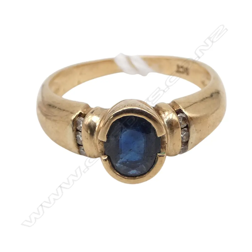 9CT DARK BLUE SAPPHIRE & DIAMOND STONE RING, 3.2gms size N Image 1++