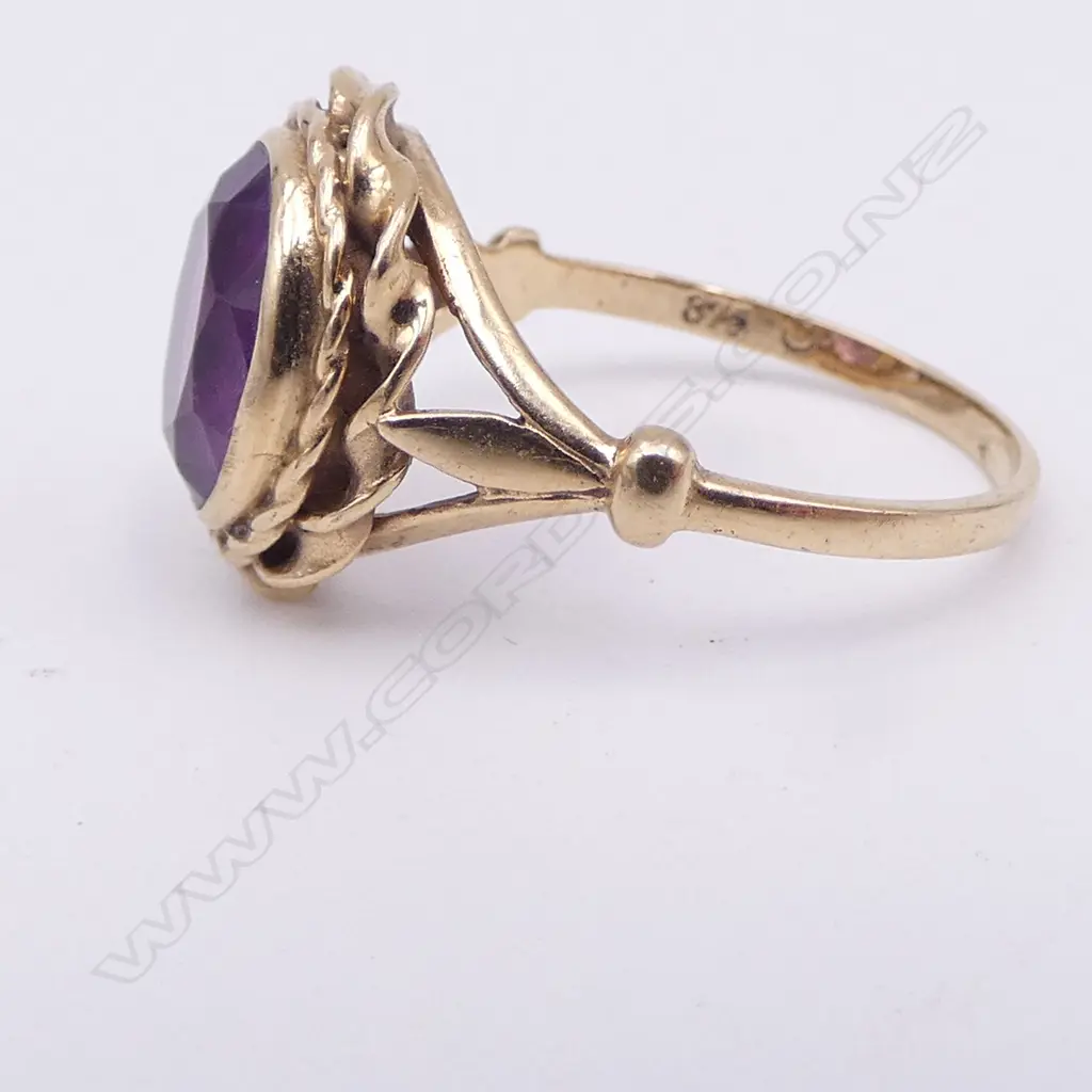 9ct AMETHYST RING, 3.4gms SIZE P Image 1++