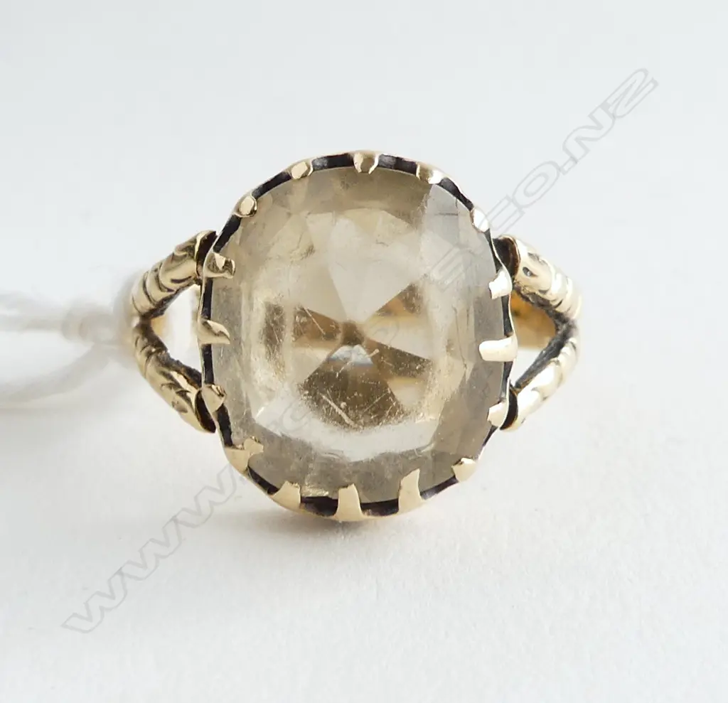 VINTAGE 15ct yellow GOLD & CITRINE RING forked shoulders coronet mount 5gms SIZE N Surface wear to stone Image 1++