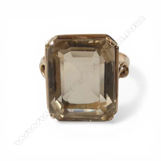 14ct R/GOLD & SMOKEY QUARTZ RING, approx. 13.40ct, V 1/2, 6.92gms with valuation
