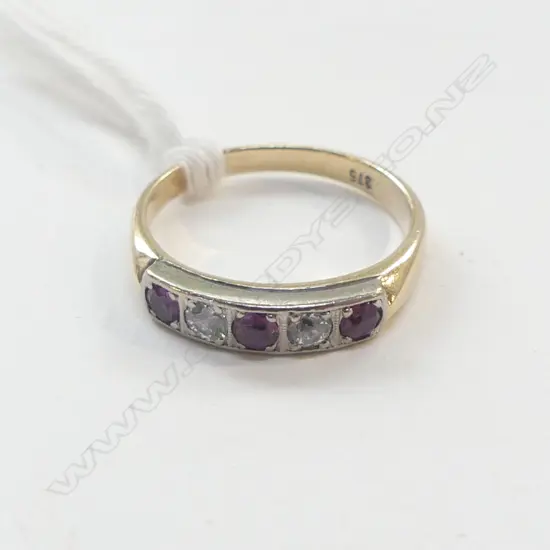 9ct GOLD ART DECO 3 RUBY? & 2 CZ ETURNITY RING 2.4gms SIZE K