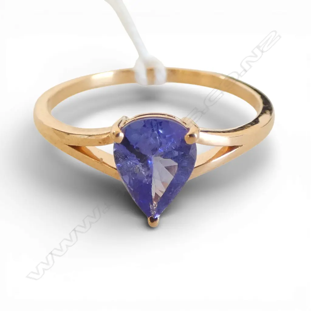 14ct TANZANITE RING SIZE P 1.98 grams Image 1++