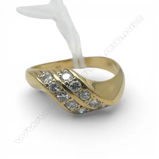 14CT GOLD AND DIAMOND RING 3.36gms (Valuation $3250) SIZE O