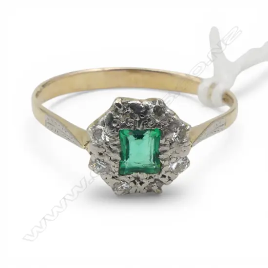 14ct ESTATE GOLD/PLATINUM EMERALD & DIAMOND CLUSTER RING, EMERALD 3.4x2.38mm 0.22ct approx, Q 1/2, 2.16gms