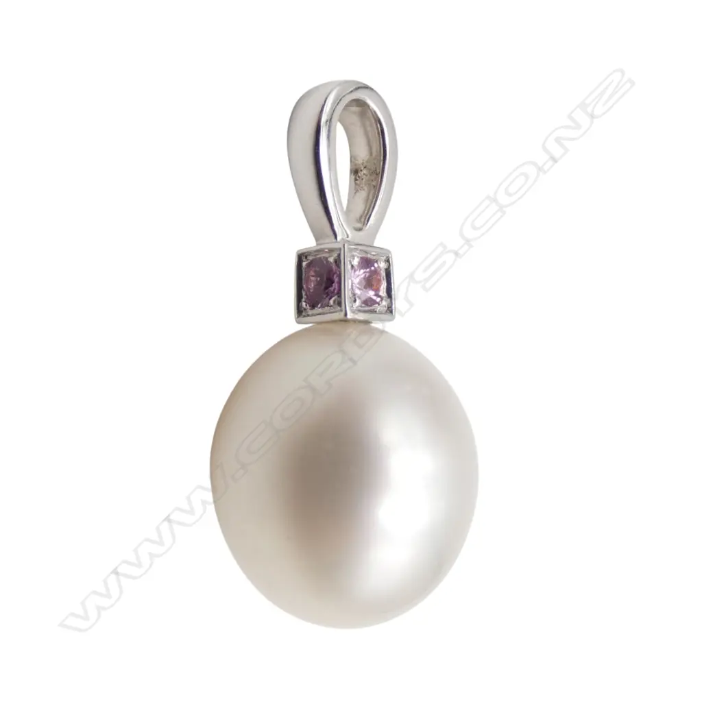 'Kailis' 18ct WHITE GOLD & LGE CULTURED PEARL PENDANT w  PINK SAPPHIRE gem highlights 4.6gms Image 1++
