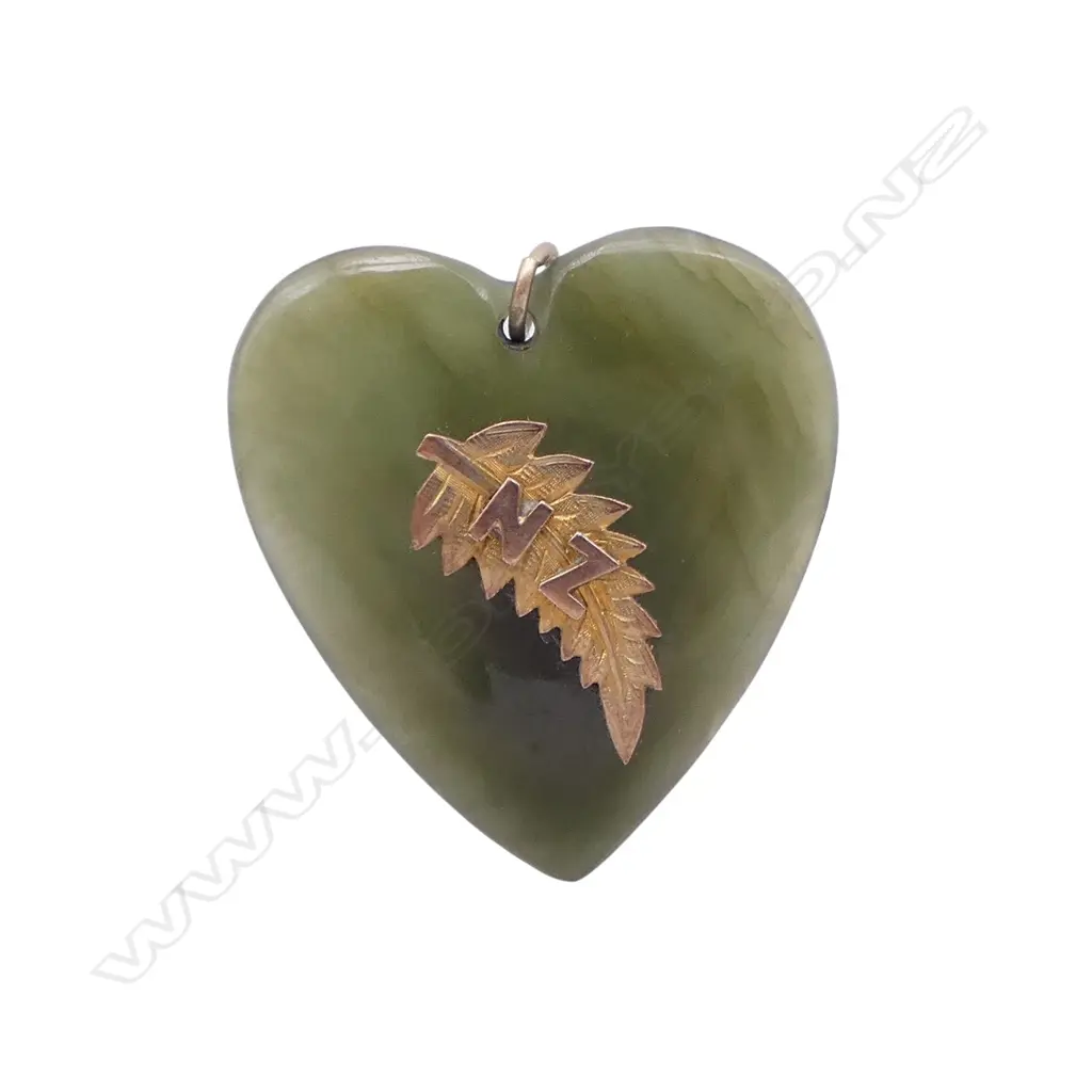 9CT NZ GREENSTONE HEART SHAPED PENDANT 35x35mm Image 1++