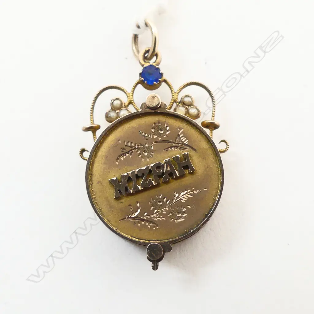 9ct GOLD MIZPAH EDWARDIAN LOCKET pivoting cover w hair lock. Seed pearl highlights 4.15gms Image 1++