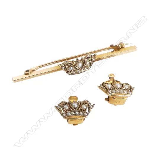 VINTAGE 9ct GOLD NAVAL CROWN & SEED PEARL BAR BROOCH & PR CLIP ON EARRINGS 5gms