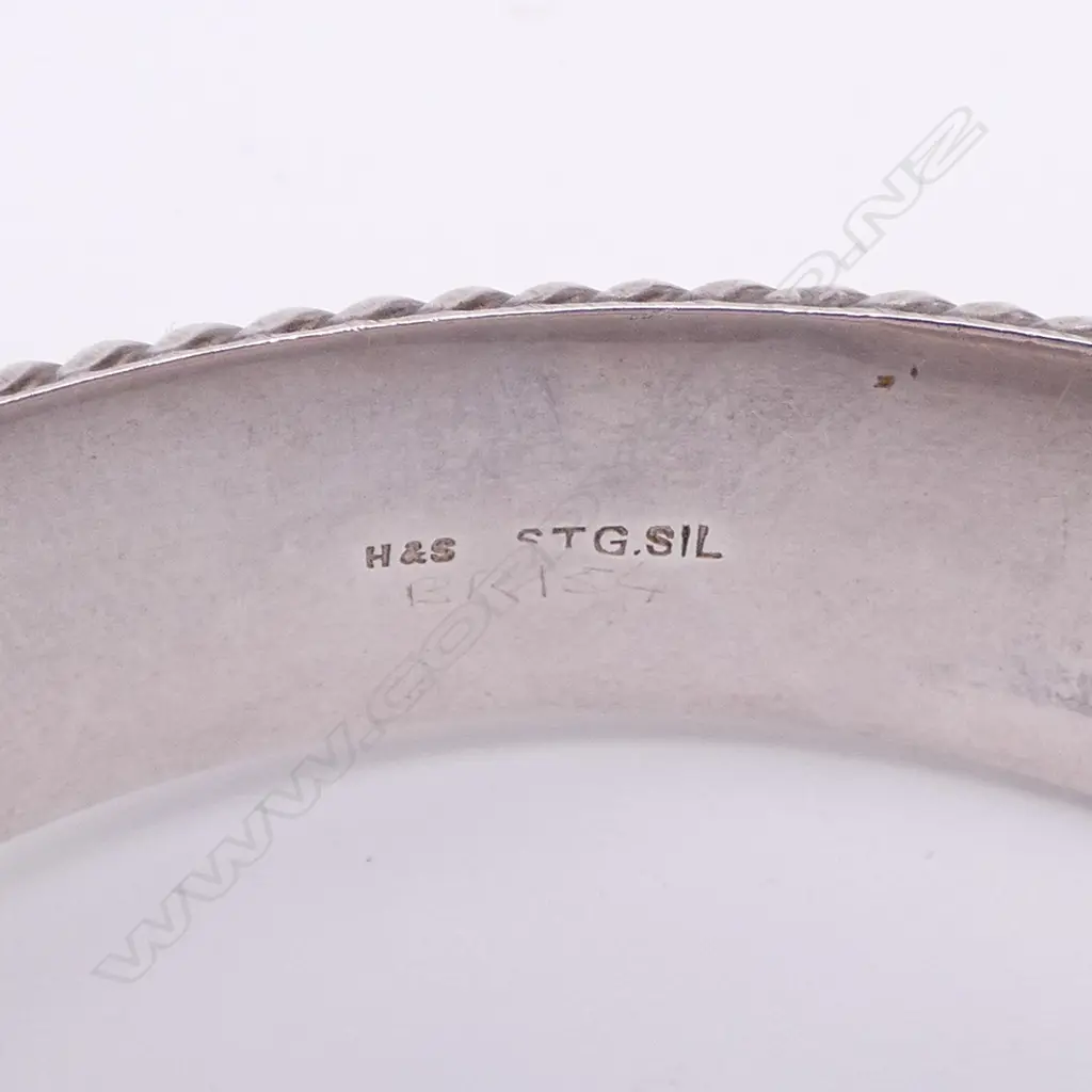 STG SILVER ENGRAVED HINGED BANGLE, 27.50gm Image 1++